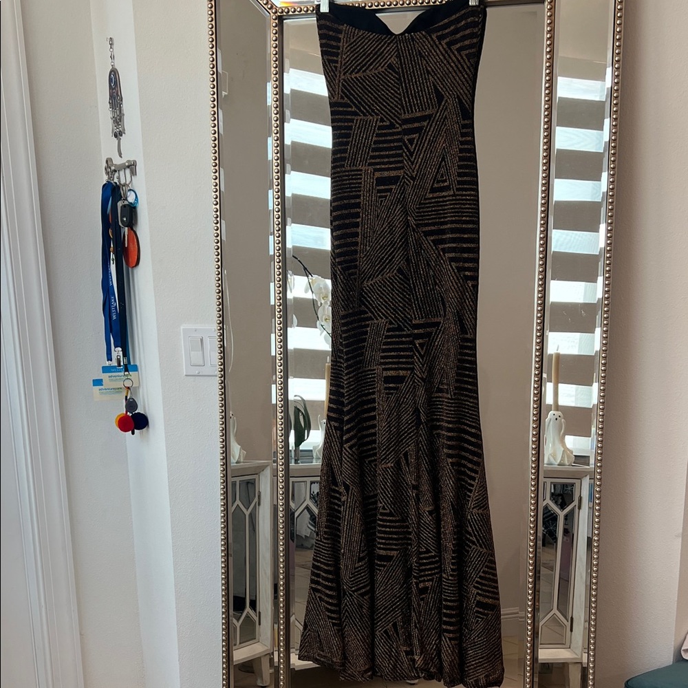 Elegant Strapless Black and Gold Evening Dress - Picture 9 of 9